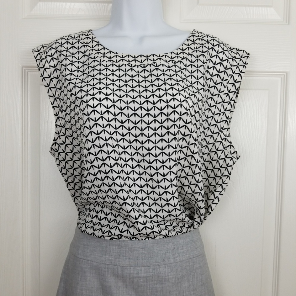 J Crew Black & White Sleeveless Patterned Blouse